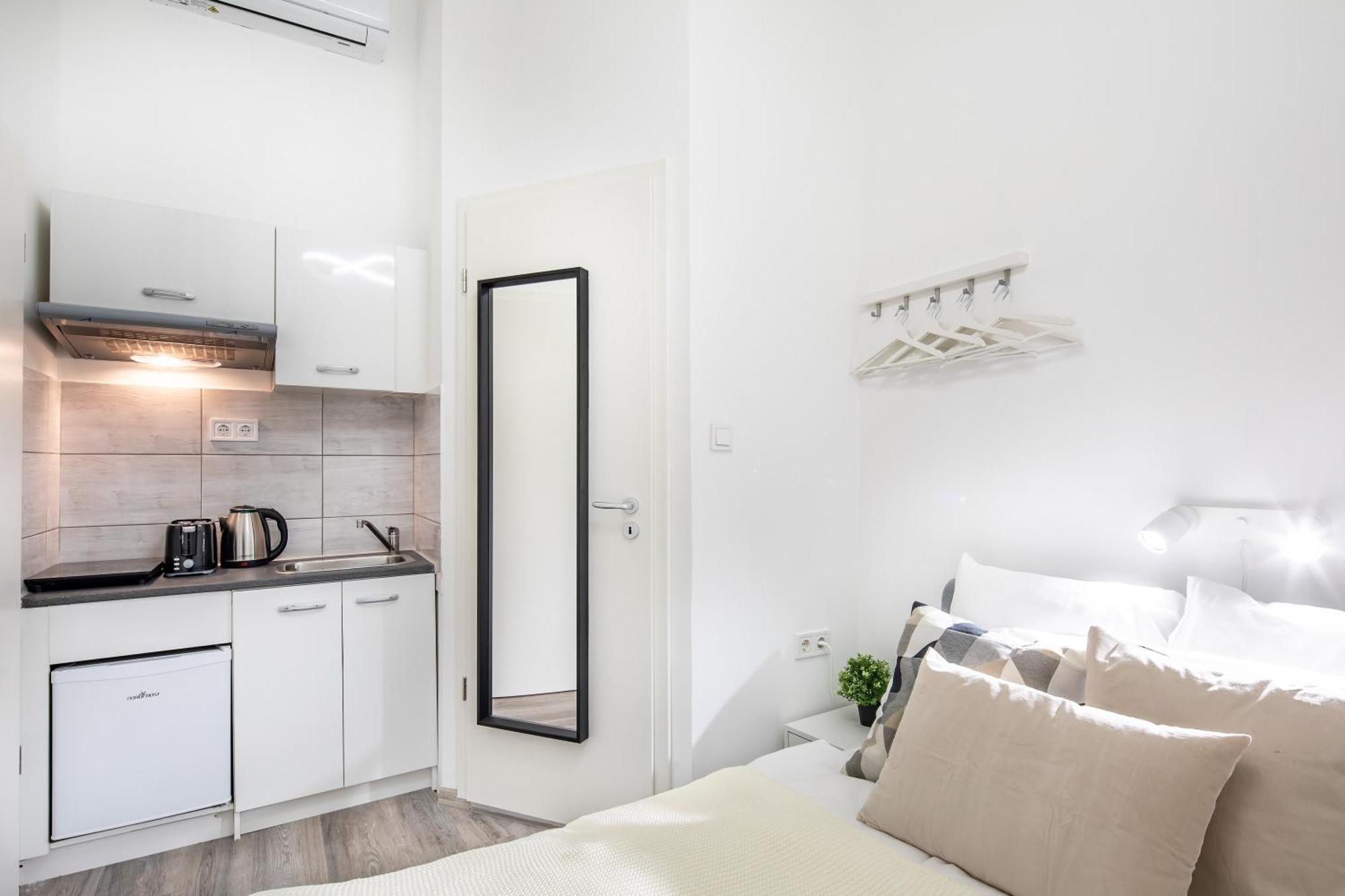 Very Central - Small Studio For Solo Traveller Budapest Ngoại thất bức ảnh