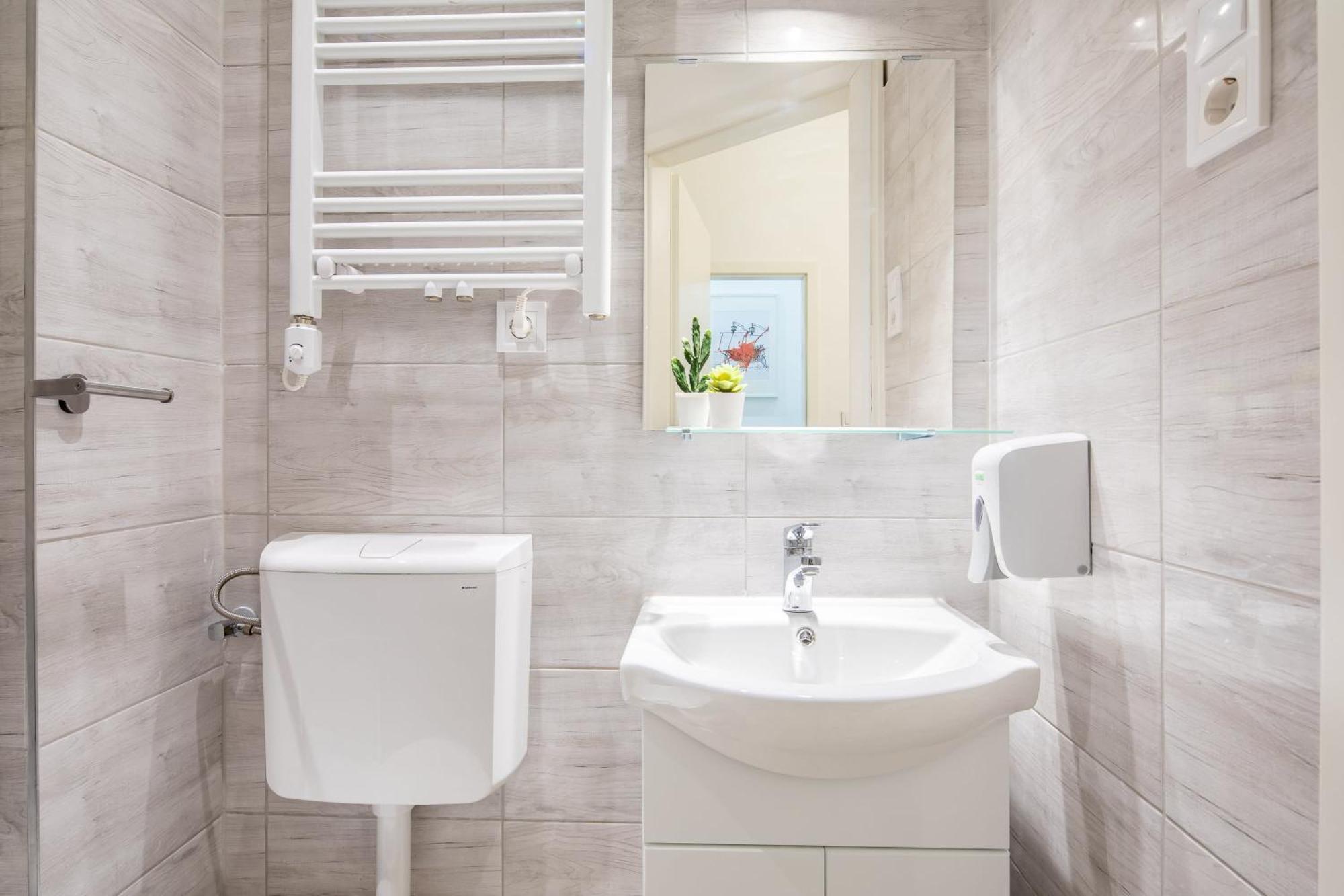 Very Central - Small Studio For Solo Traveller Budapest Ngoại thất bức ảnh