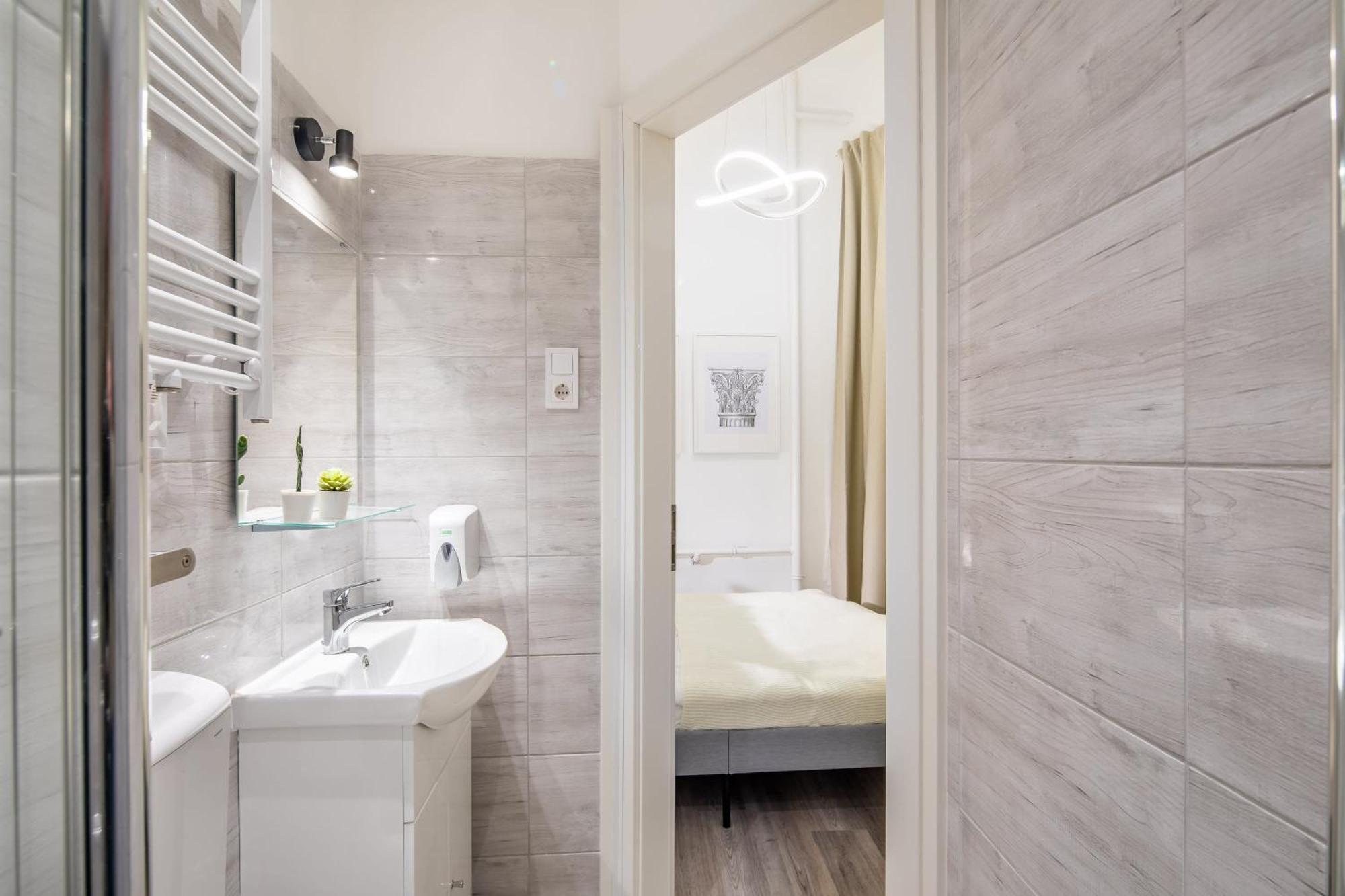 Very Central - Small Studio For Solo Traveller Budapest Ngoại thất bức ảnh