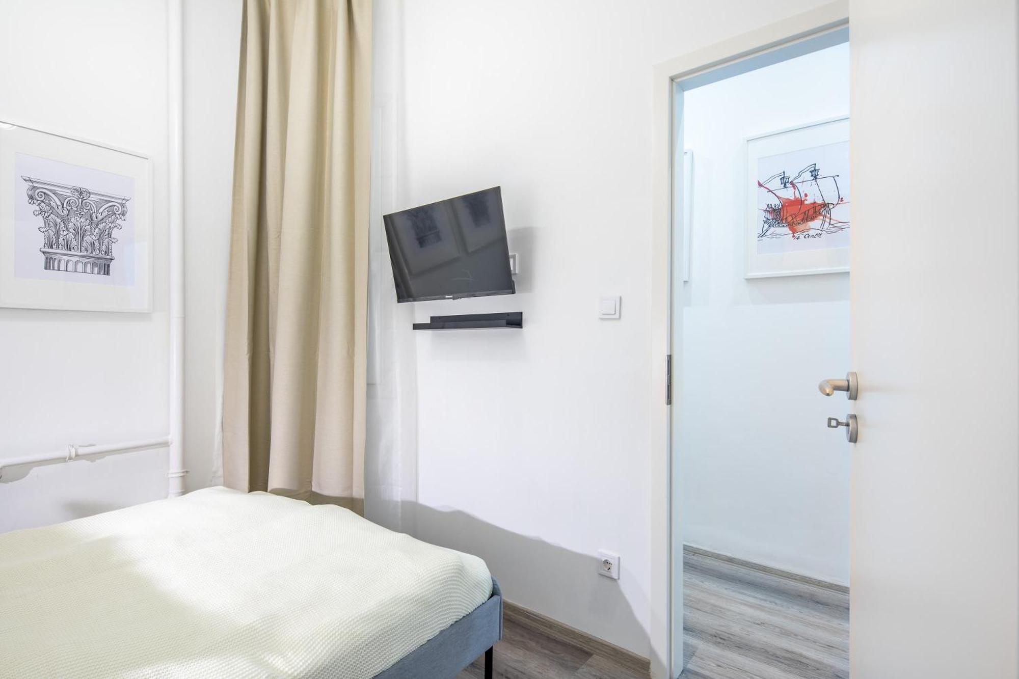 Very Central - Small Studio For Solo Traveller Budapest Ngoại thất bức ảnh