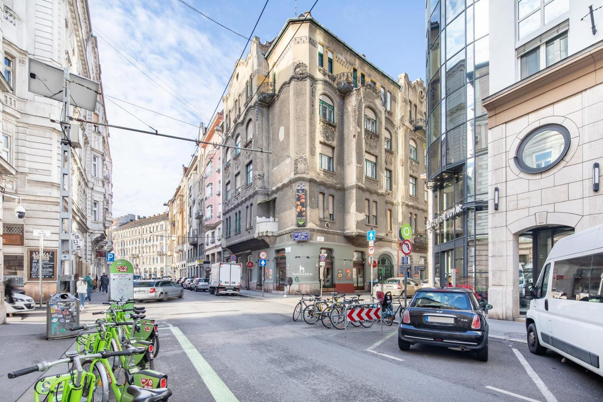 Very Central - Small Studio For Solo Traveller Budapest Ngoại thất bức ảnh