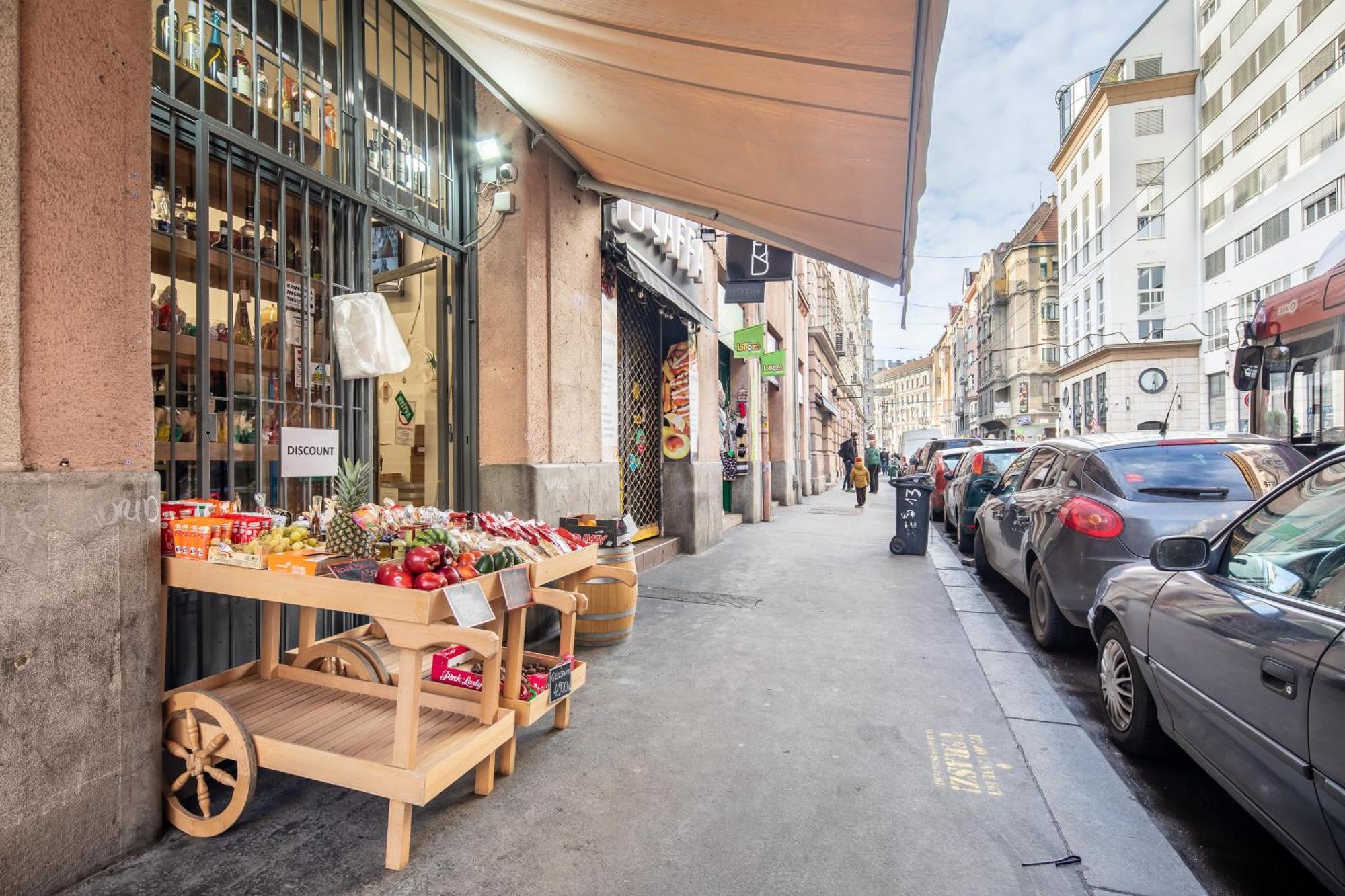 Very Central - Small Studio For Solo Traveller Budapest Ngoại thất bức ảnh